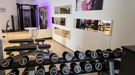 Hantelbereich bei Pretty Woman Fitness in Sinzheim